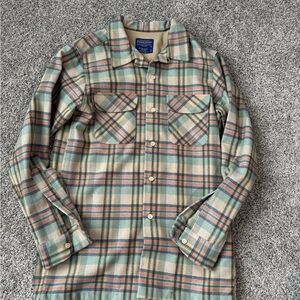 Pendleton Board shirt Men's Multicolor Plaid Button Down Shirt. Men’s medium